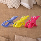 Rust-resistant galvanized steel towel clip with strong handle