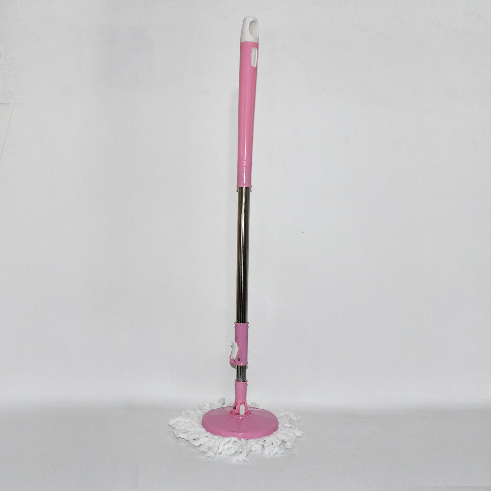 Mop handle featuring a convenient twist-lock system for easy wringing.