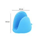 Textured silicone heat resistant potholder providing a secure grip.