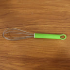 Balloon whisk kitchen utensil for beating and mixing sauces