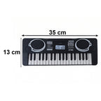 Size dimensions of the mini keyboard toy, perfect for children's hands