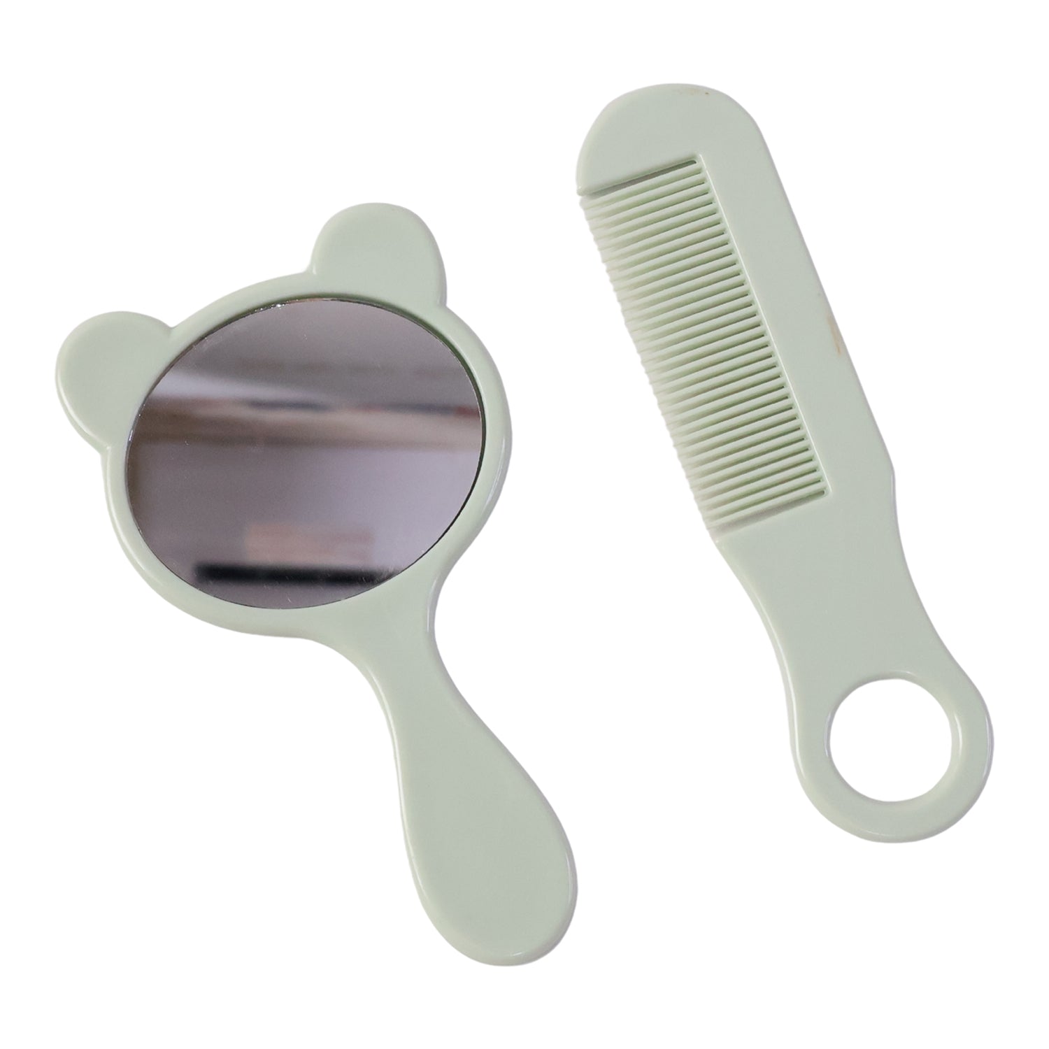 Grooming kit compact layout with mirror and comb