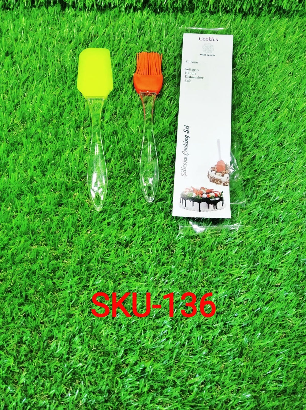 Cake Pastry Brush and Spatula Set, Silicone Baking Brush for Cakes (1 Set)