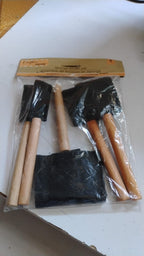 Multipurpose sponge paint brushes set in retail packaging