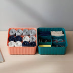 Plastic compartment organizer ideal for cosmetics and personal items