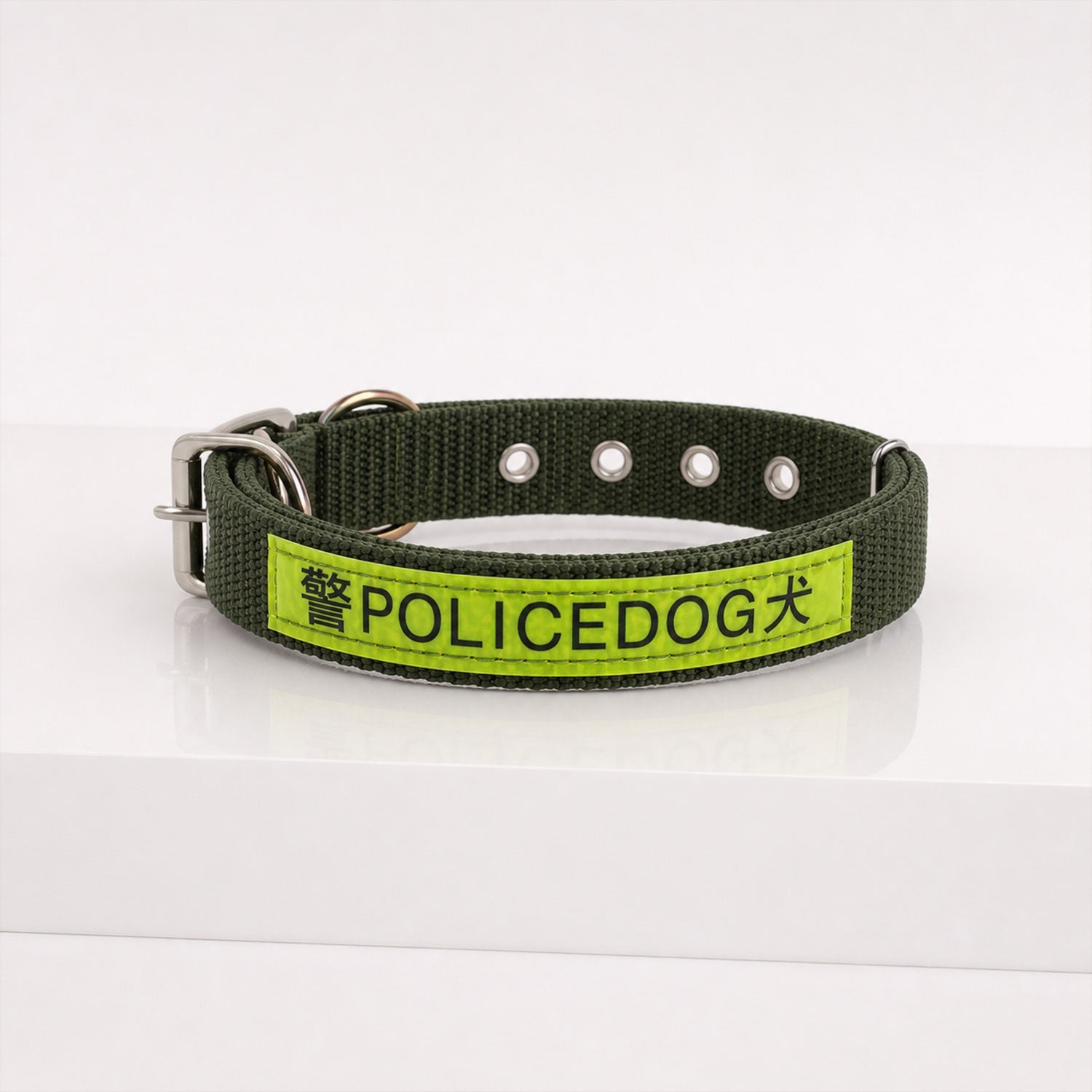 Size guide illustration for choosing the correct heavy duty nylon dog collar.