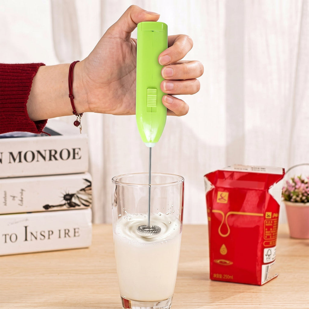 Egg beater whisk head detail