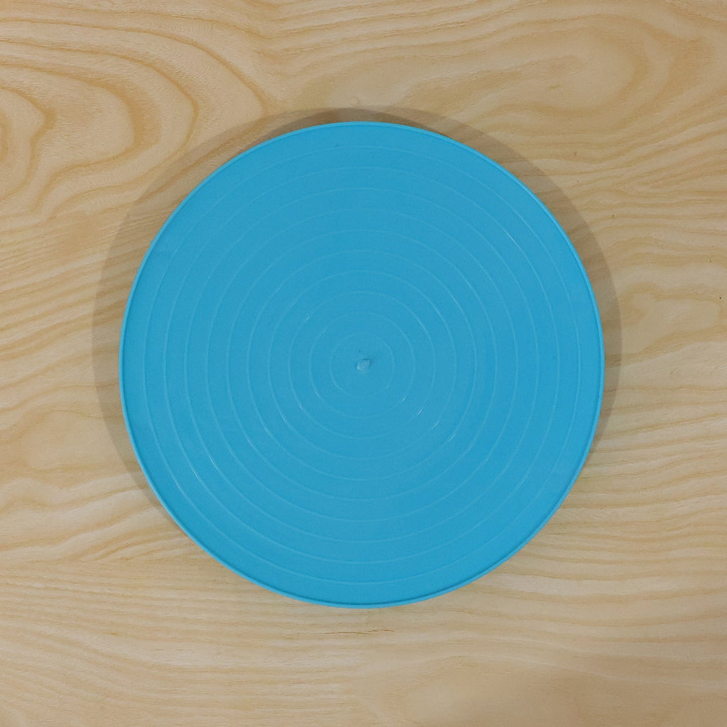 Top view of non-slip plastic serving tray for microwave