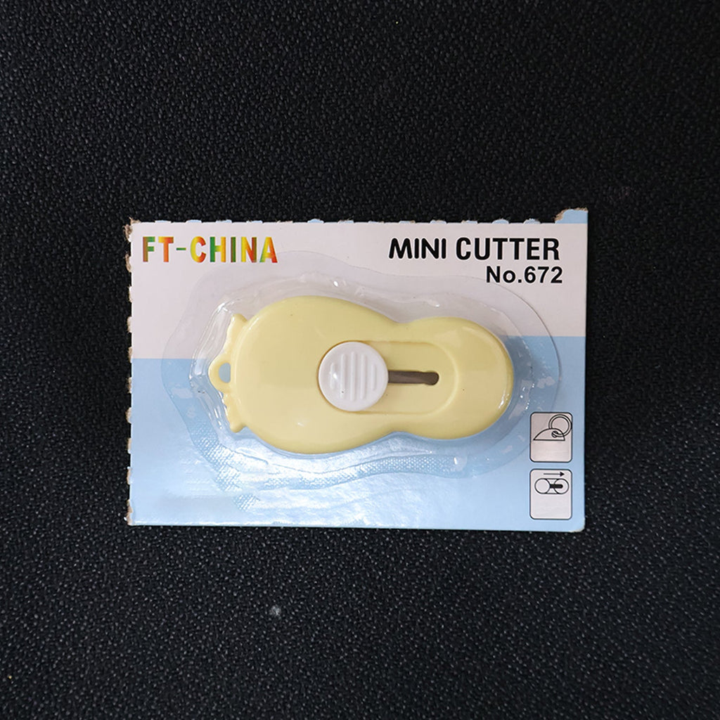 Durable plastic body safety cutter with metal retractable blade