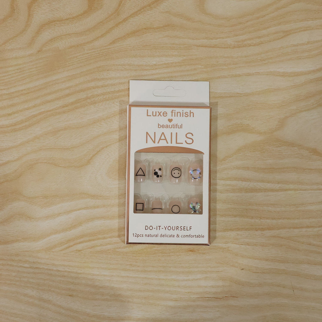 Durable everyday wear press-on nails showcasing a comfortable fit.