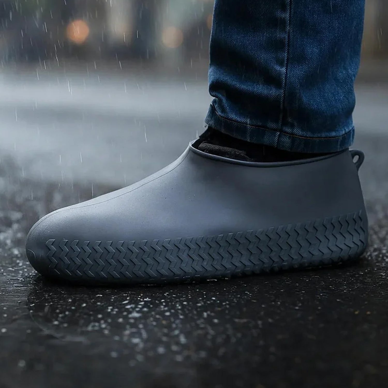 Rainproof silicone shoe cover suitable for outdoor use