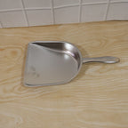 Steel dustpan cleaning use