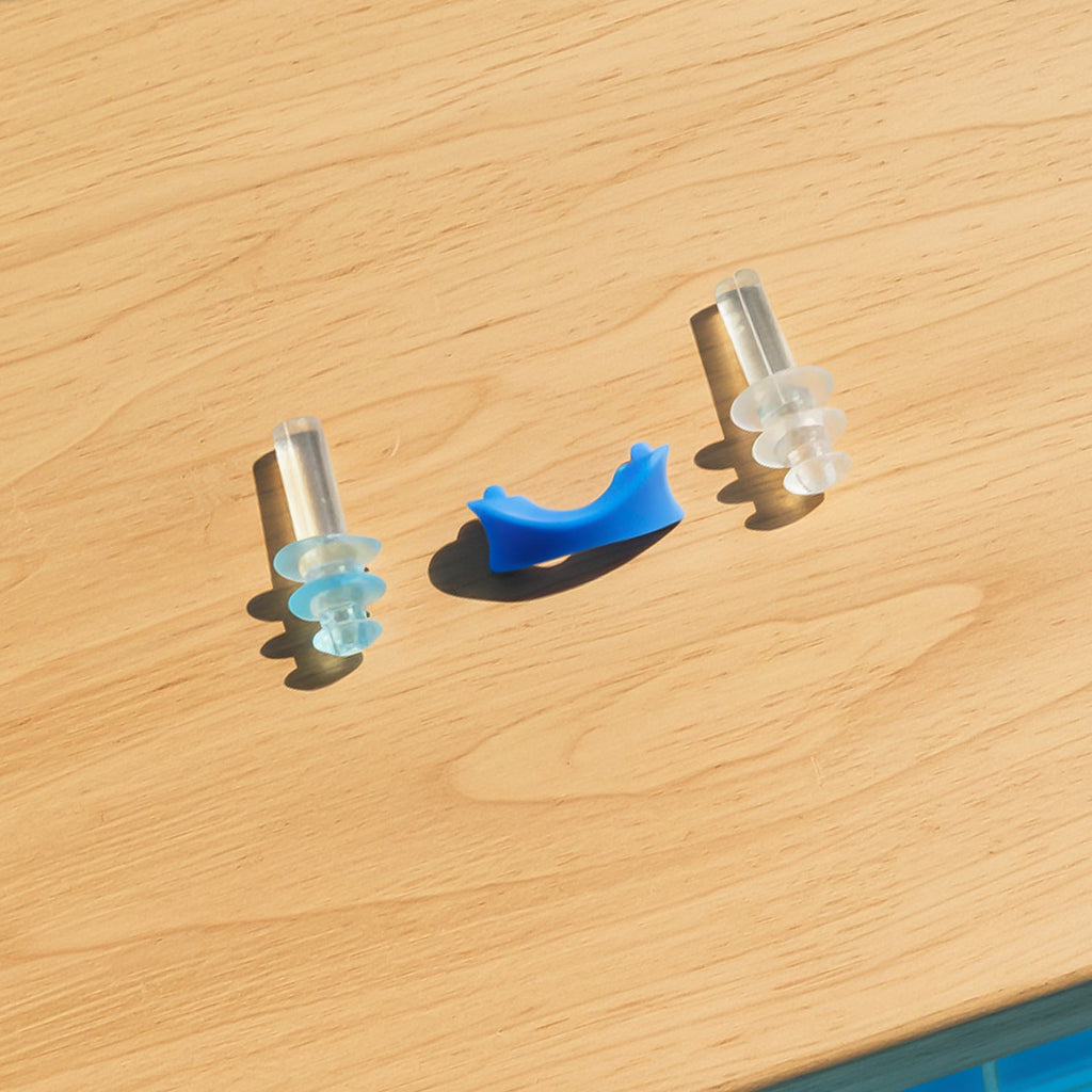 Leak-proof kids goggles for swimming pool gear