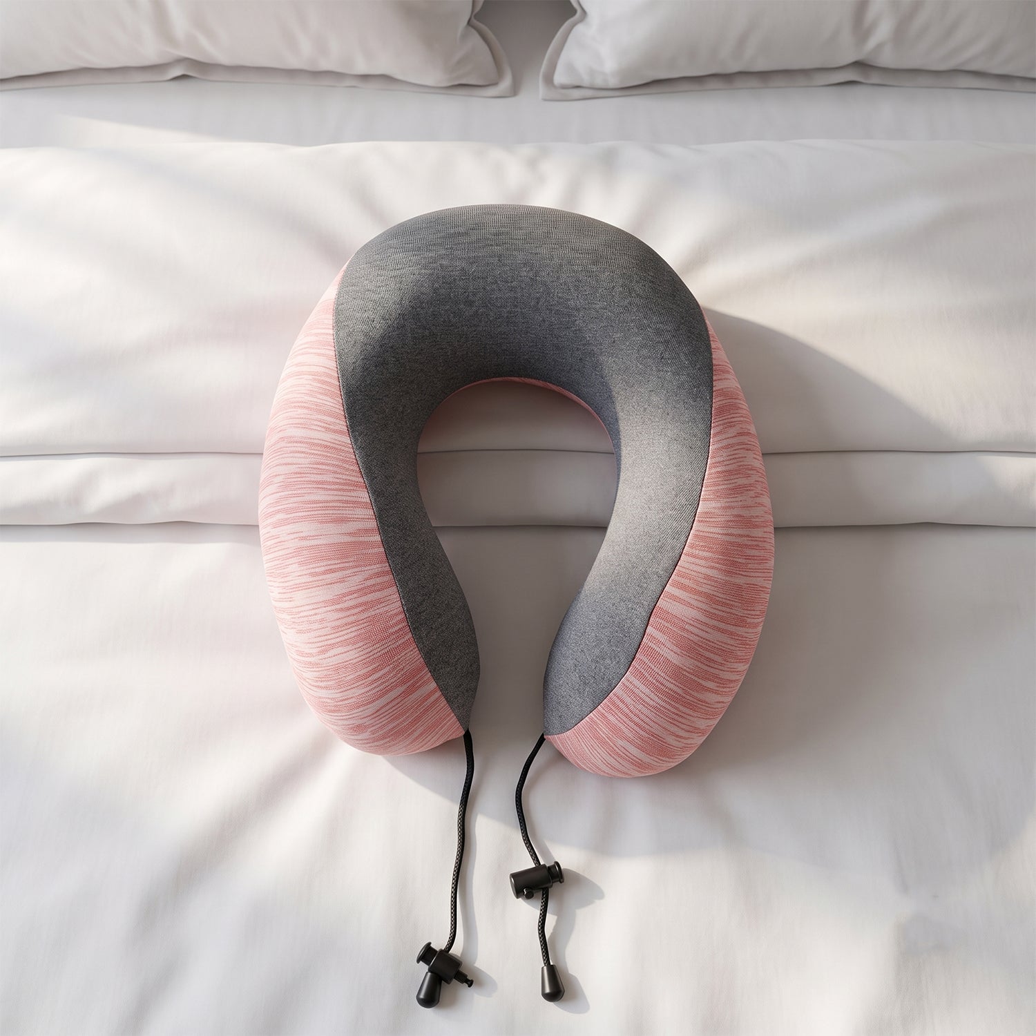 Comfortable travel cushion for head and neck support