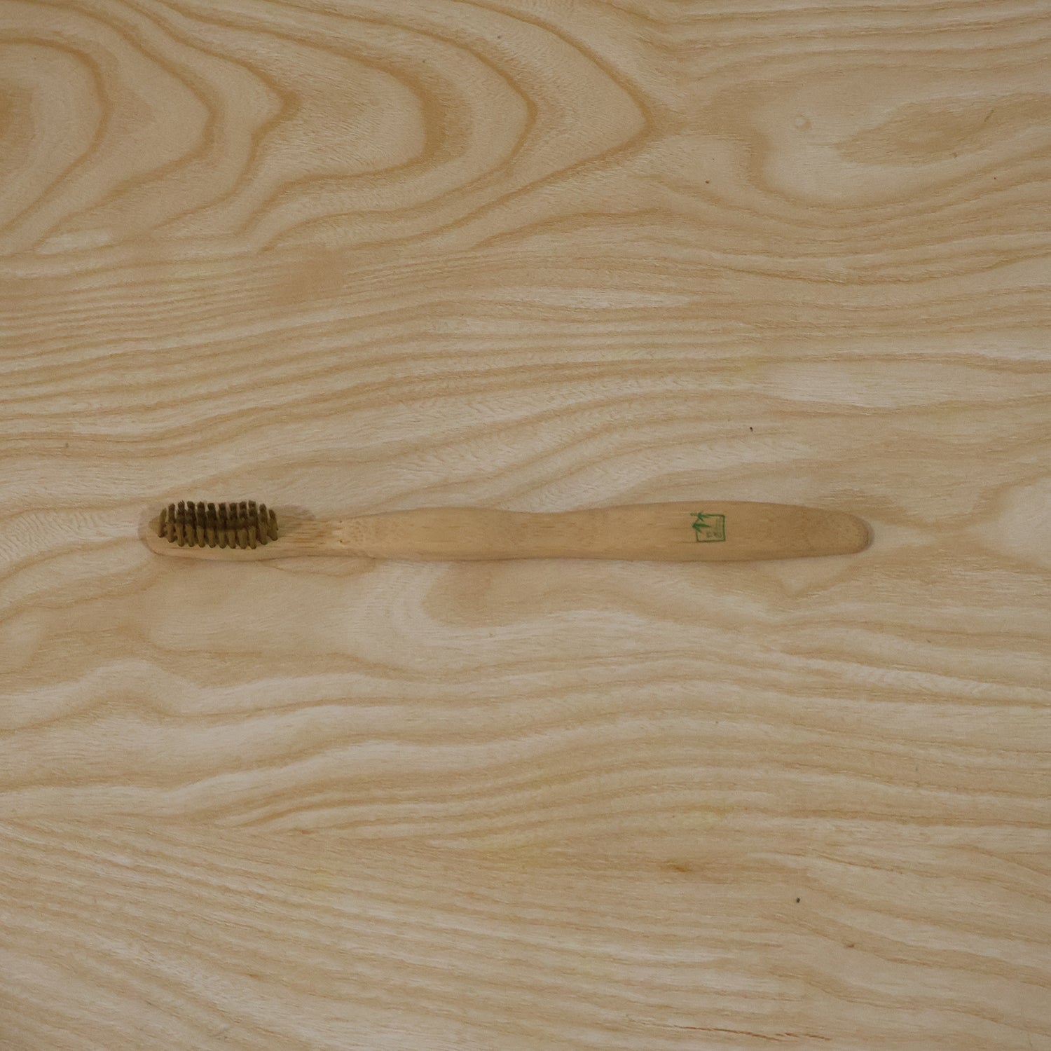 Soft Bristle Bamboo Toothbrush, Eco-Friendly Wooden Toothbrush with Green Bristles (1 Pc)