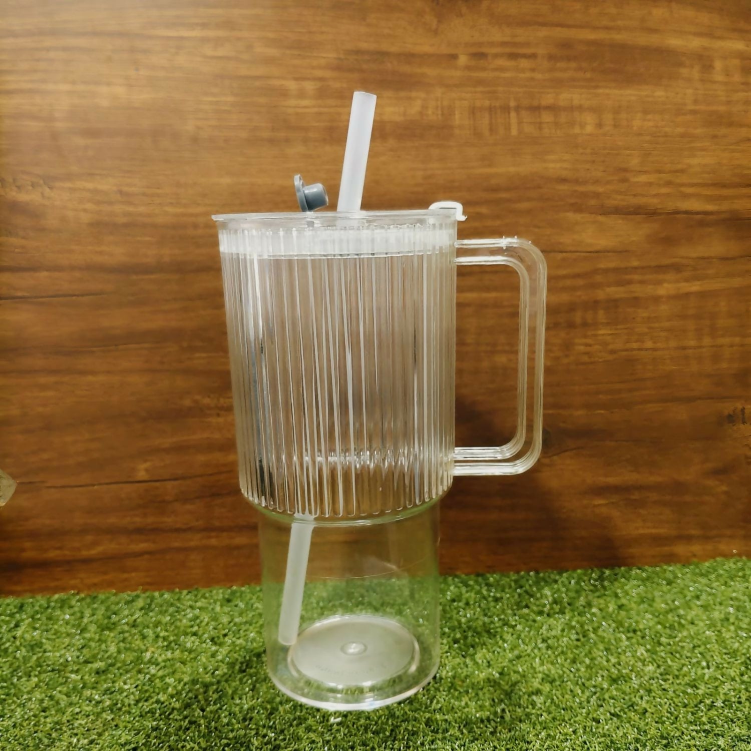 Reusable straw and glass tumbler set for eco-friendly drinking