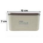 Visual guide demonstrating the practical size and capacity of the insulated lunch box set.
