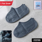 Pack of grey rain shoe covers made of waterproof silicone